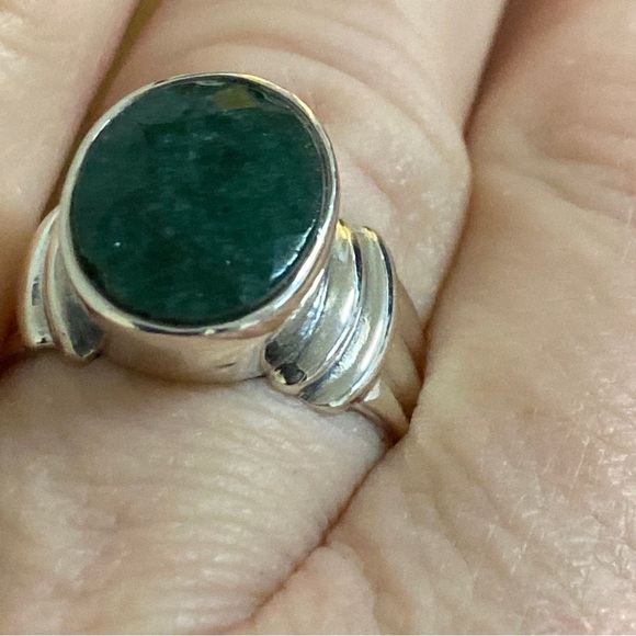 Dark Green Emerald Sterling Silver Ring. Size 8 - Picture 7 of 7